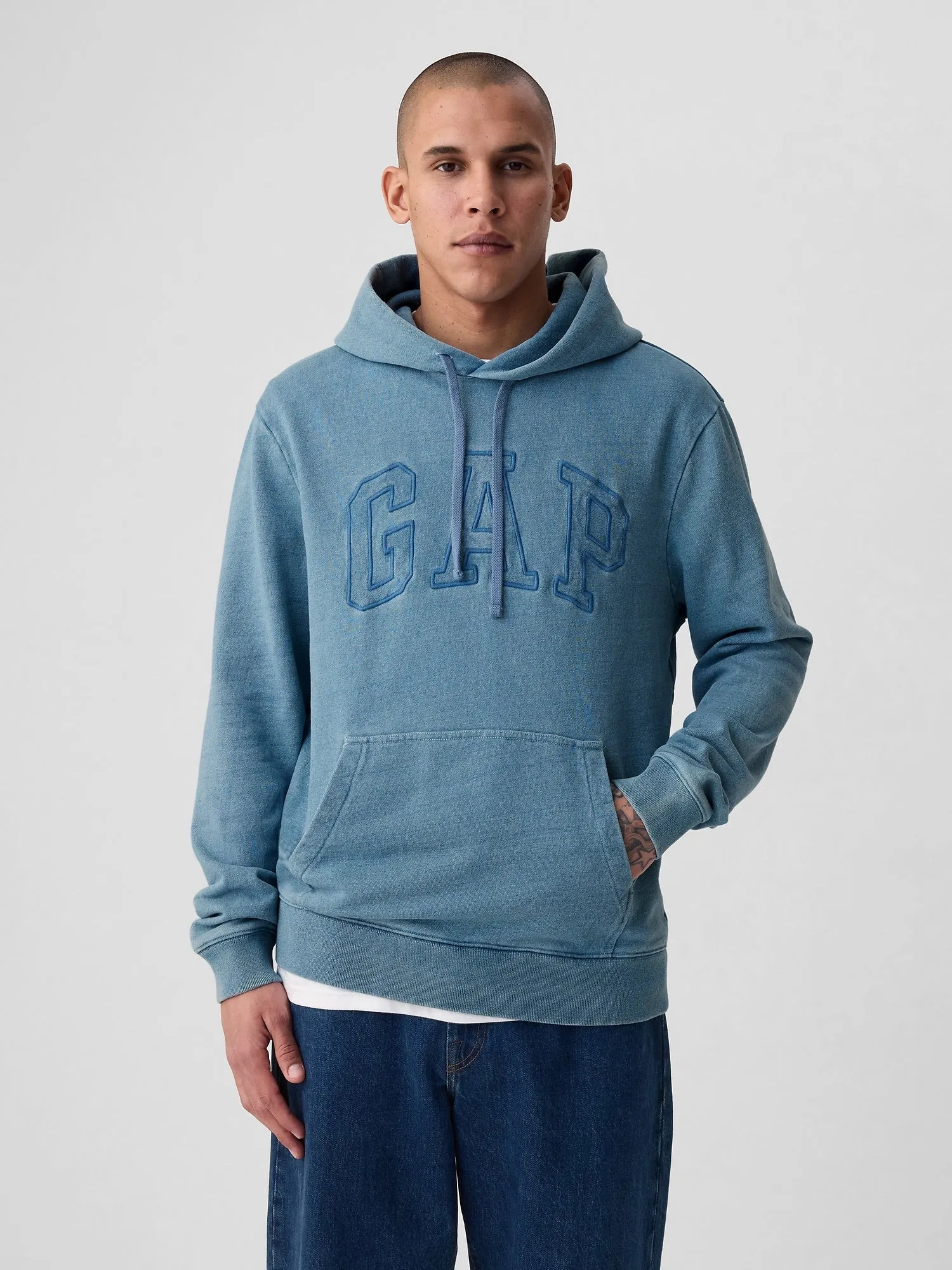 Optimized English title: Comfortable Gap Logo Arch Hoodie with Classic Design