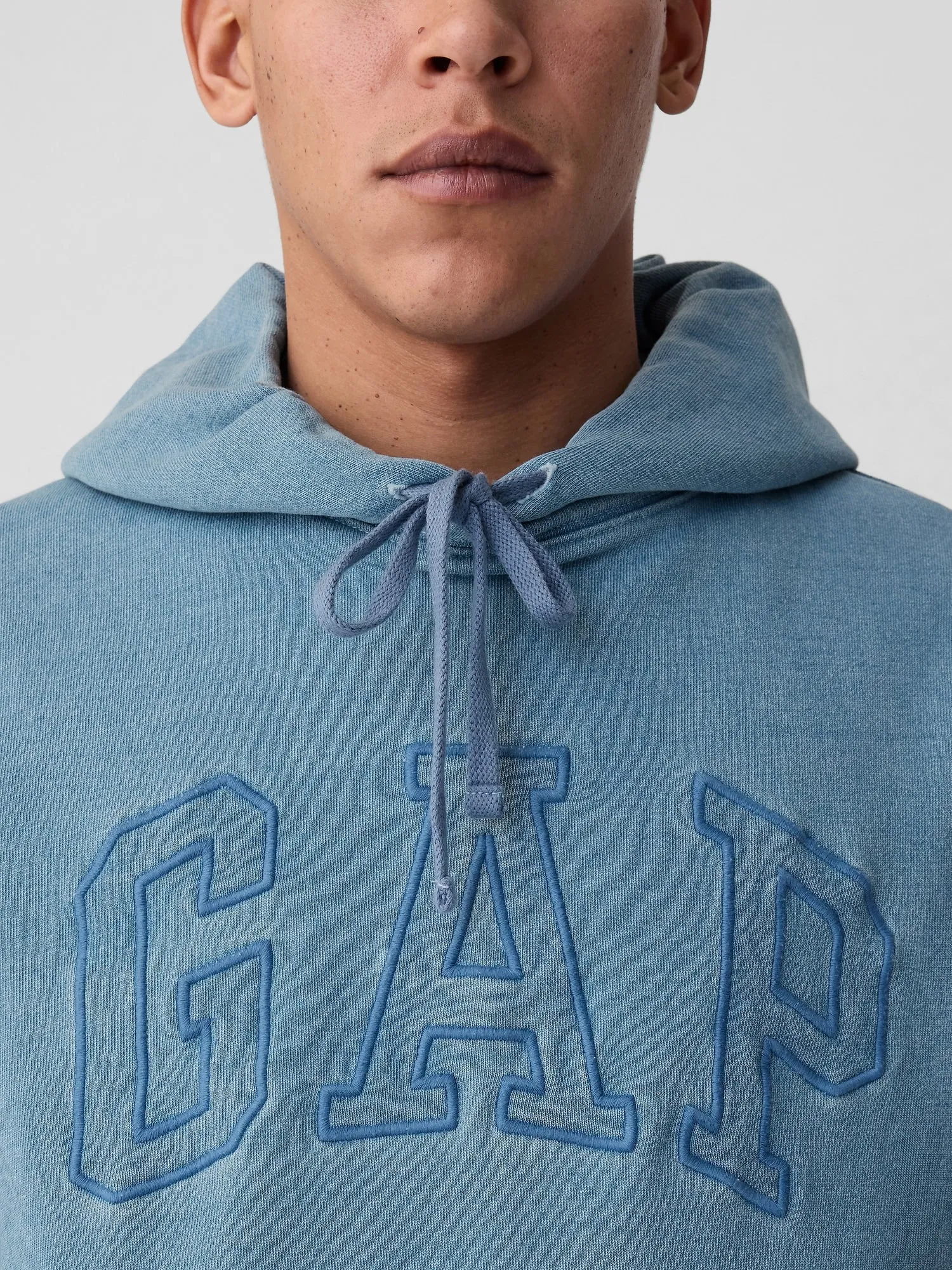 Optimized English title: Comfortable Gap Logo Arch Hoodie with Classic Design