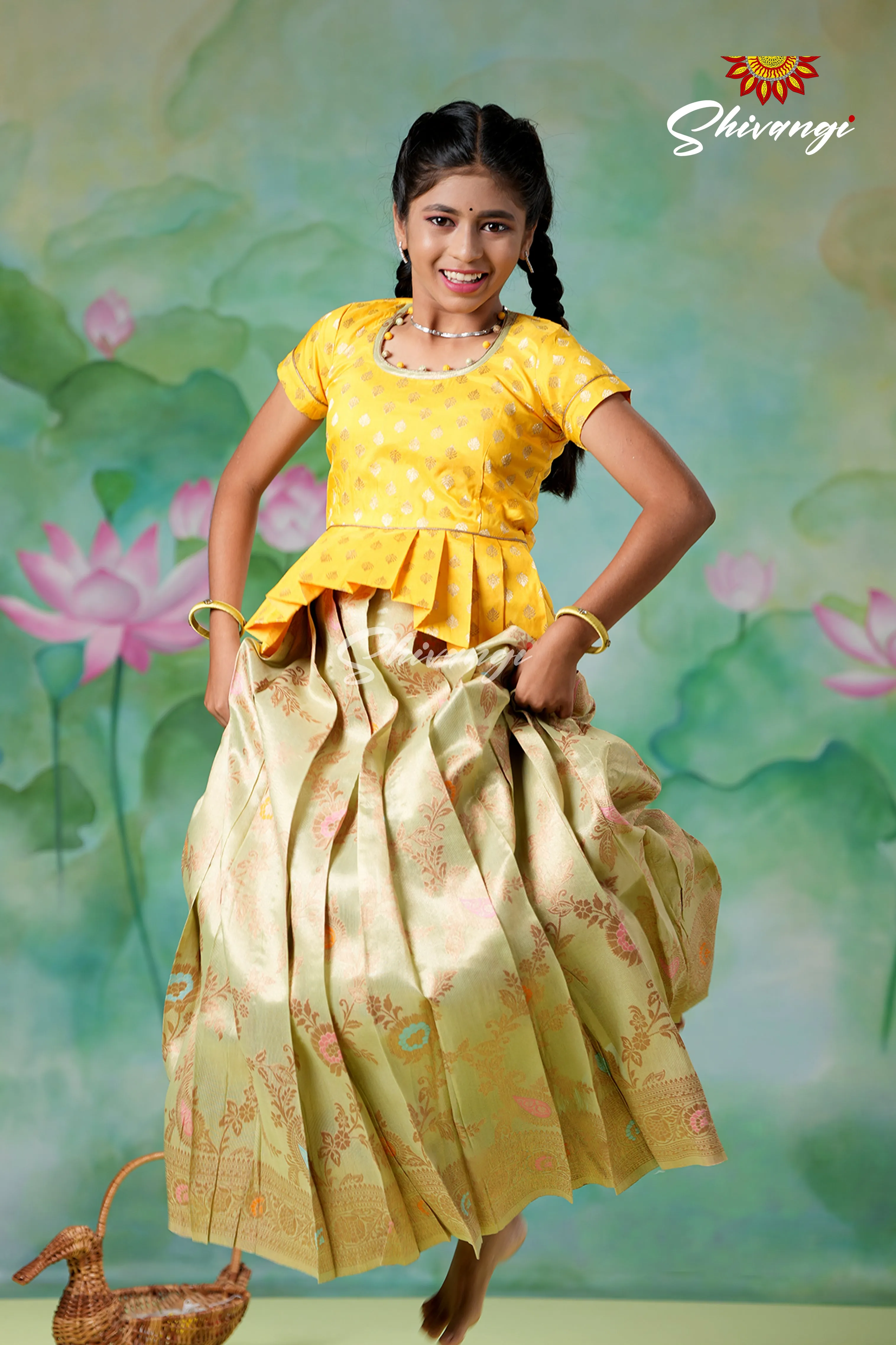 Girls Green Mango Paisley Pattu Langa Designs!!!