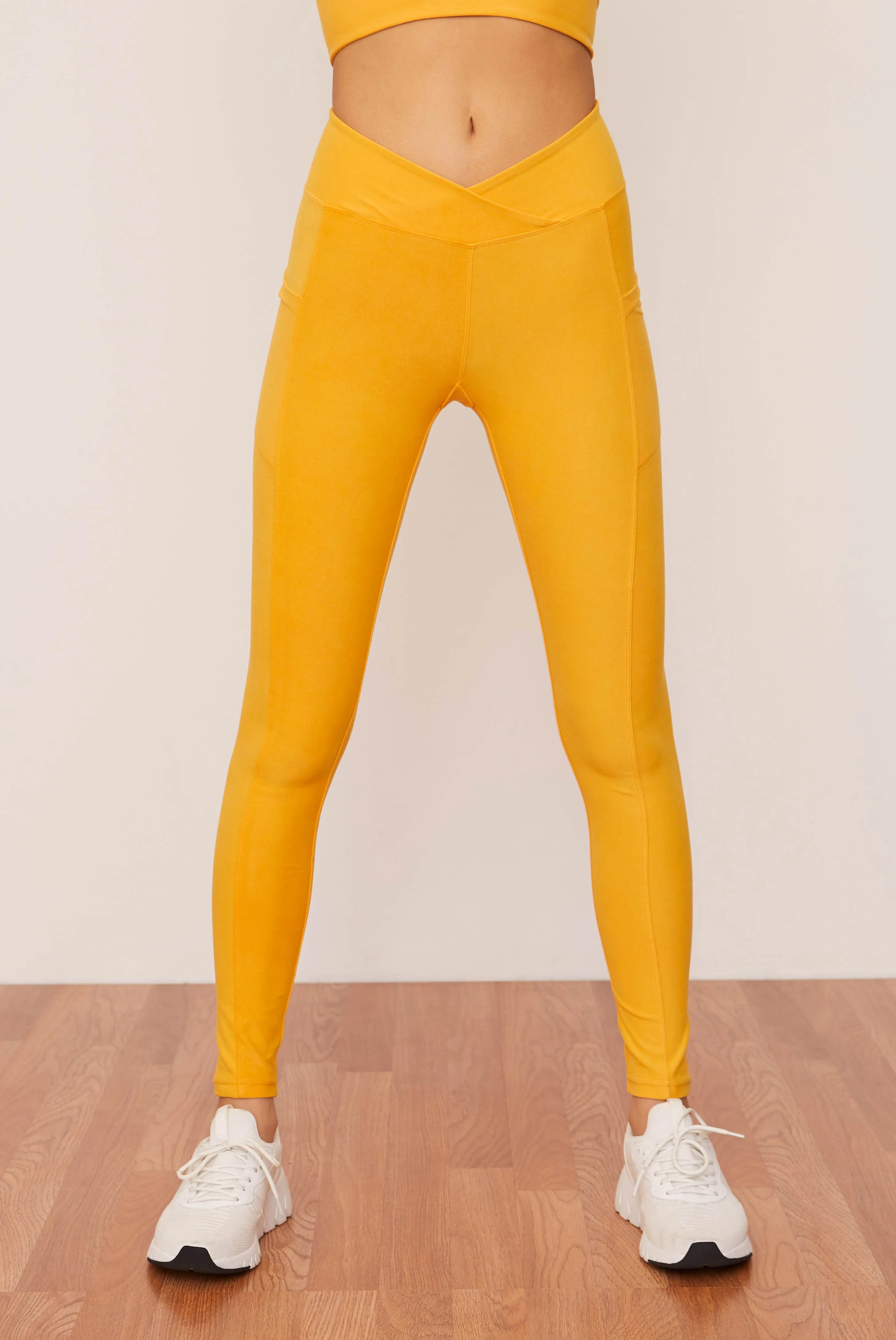 Mango Ruched Crossover Pocket Legging